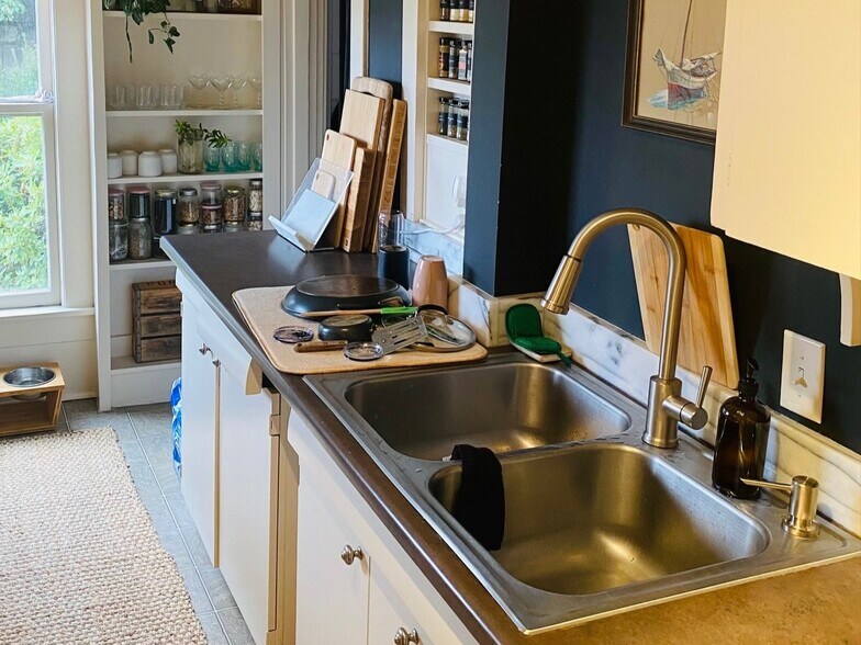 More Photos Of 814 E Howe St, Seattle Apartments For Sale