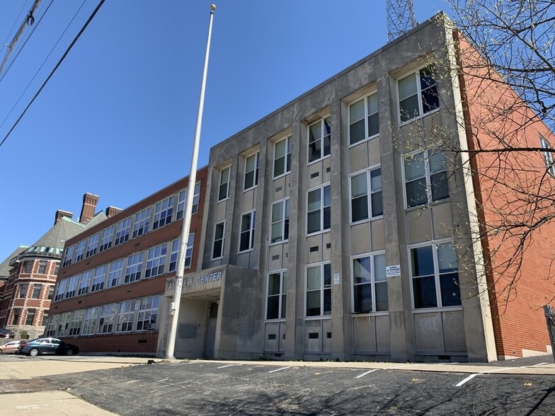 More Photos Of 2232 Stratford Ave, Cincinnati Schools For Sale