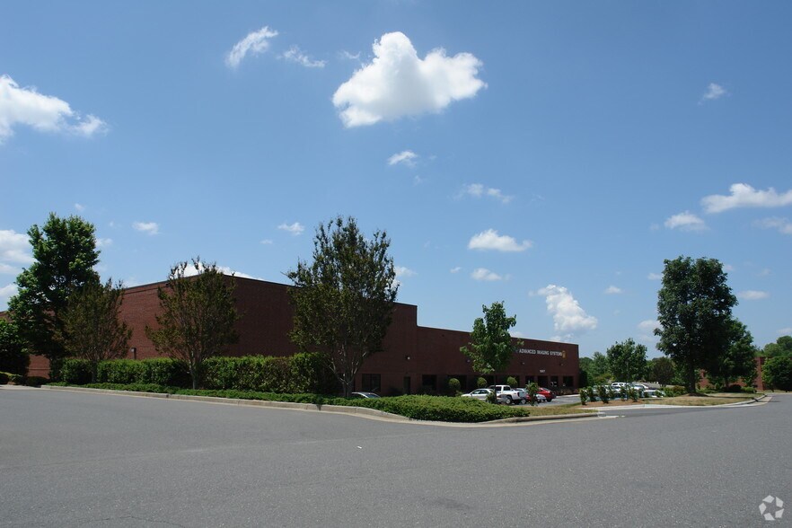 More Photos Of 10617 Southern Loop Blvd, Pineville Light Manufacturing For Lease