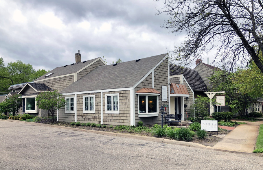 Primary Photo Of 18318-18334 Minnetonka Blvd, Deephaven Medical For Lease