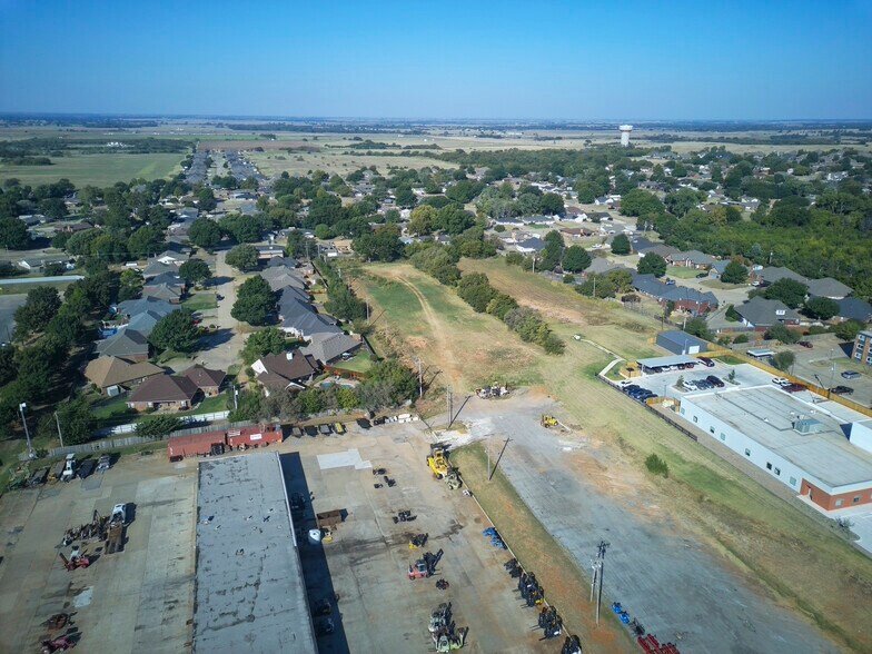 More Photos Of 1909 N Highway 81, Duncan Auto Dealership For Sale
