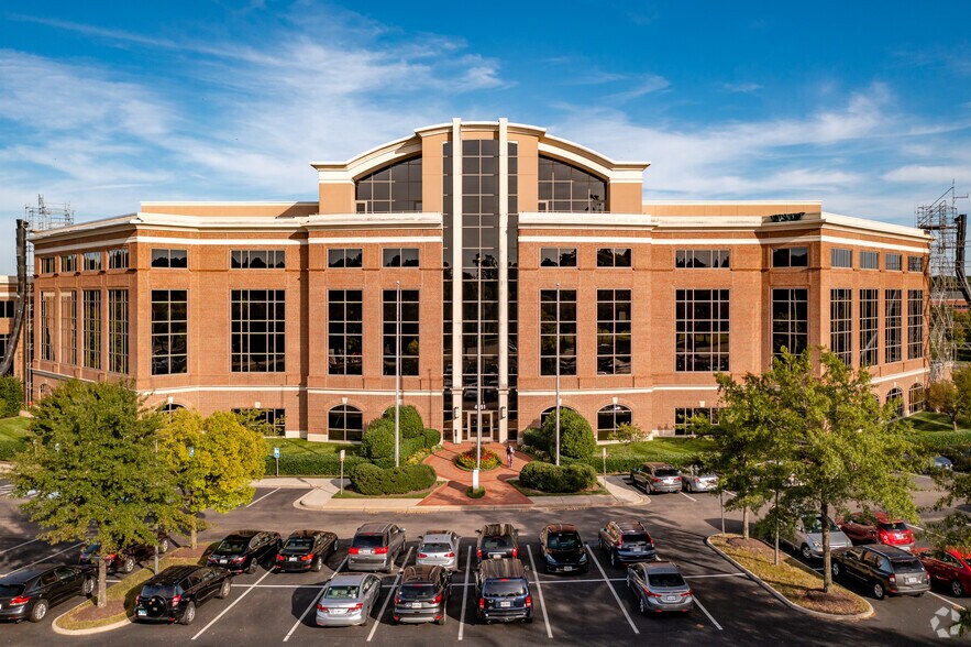 More Photos Of 4951 Lake Brook Dr, Glen Allen Office For Lease