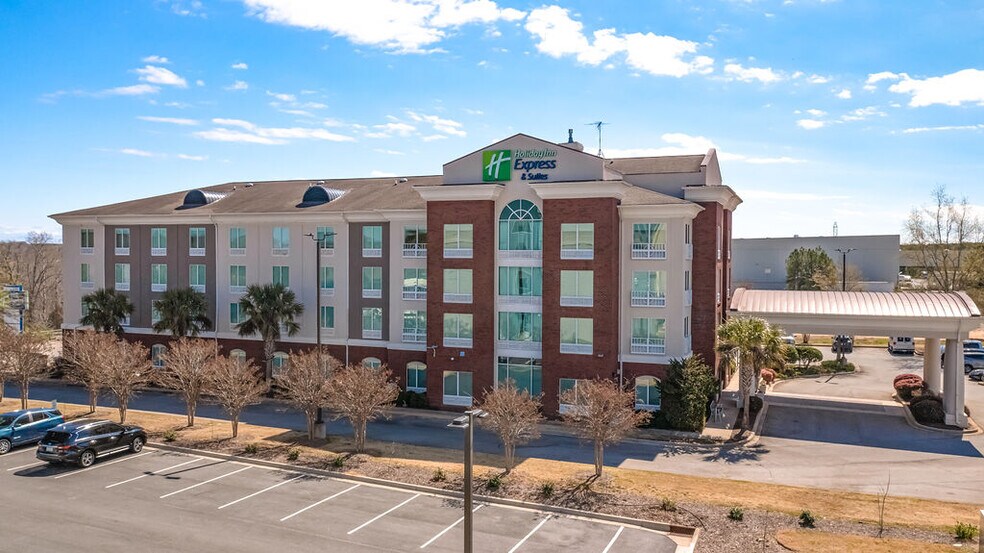 More Photos Of 121 Truman Ave, Newberry Hotel For Sale