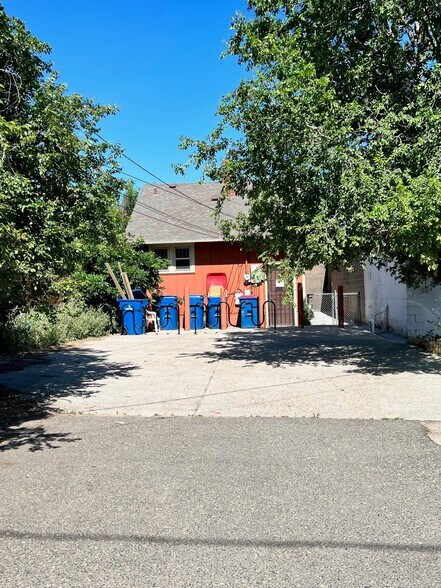 More Photos Of 2521 Sheridan Blvd, Edgewater General Retail For Lease