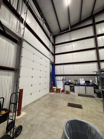 More Photos Of 5700 Eastside Parkway Dr, Gas City Light Distribution For Lease