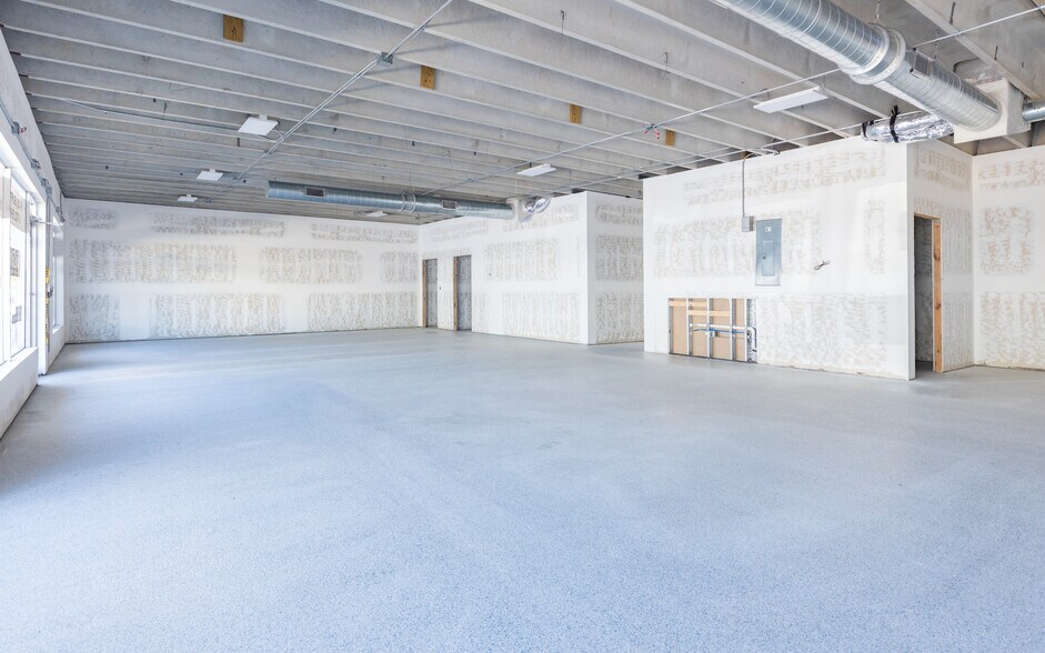 More Photos Of 1520 SE 46th Ln, Cape Coral Freestanding For Lease