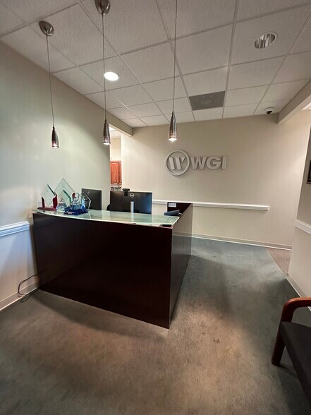 More Photos Of 4371 US Highway 17, Orange Park Office For Lease