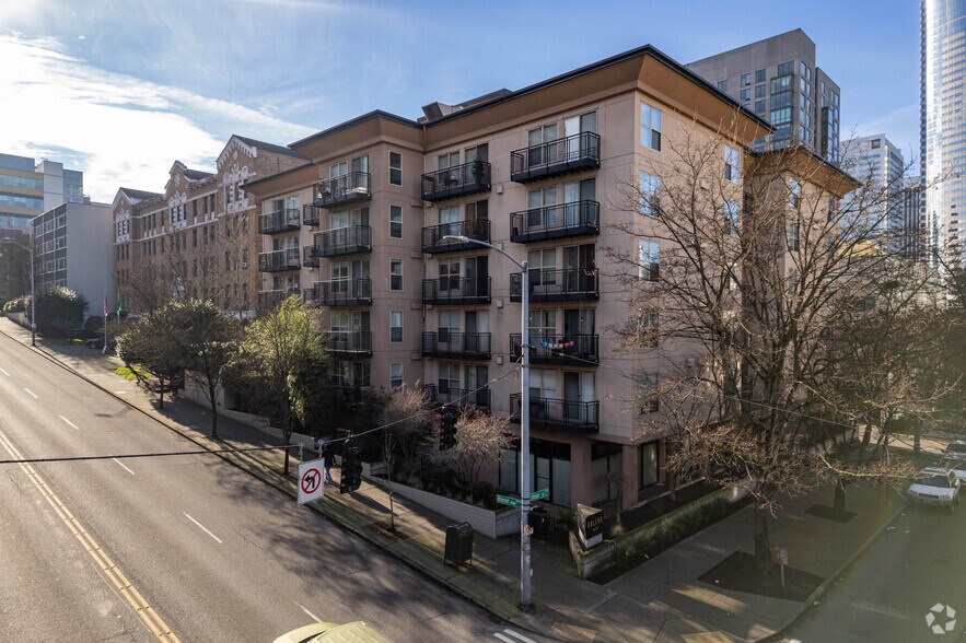 More Photos Of 2021 1st Ave, Seattle Apartments For Lease