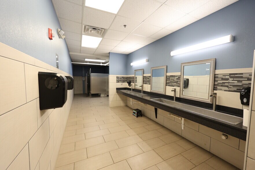 More Photos Of 1122 S 2nd St, Cabot Industrial For Sale