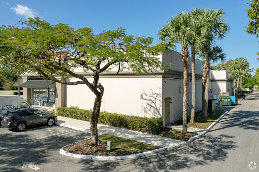 More Photos Of 7355-7605 W Sample Rd, Coral Springs Unknown For Lease