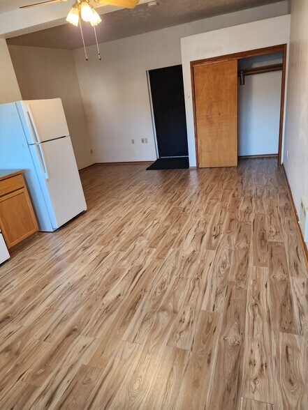 More Photos Of 123 N Grand Ave, Pullman Storefront Retail Residential For Sale