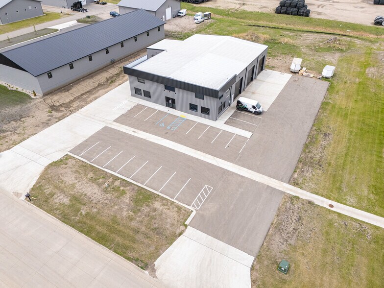 More Photos Of 4252 16th Ave N, Grand Forks Service For Sale