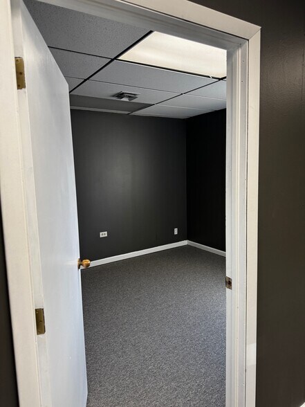 More Photos Of 6841 S Yosemite St, Centennial Office For Lease