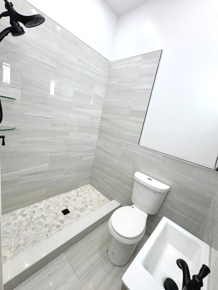 More Photos Of 1500 W Loudon St, Philadelphia Office Residential For Lease