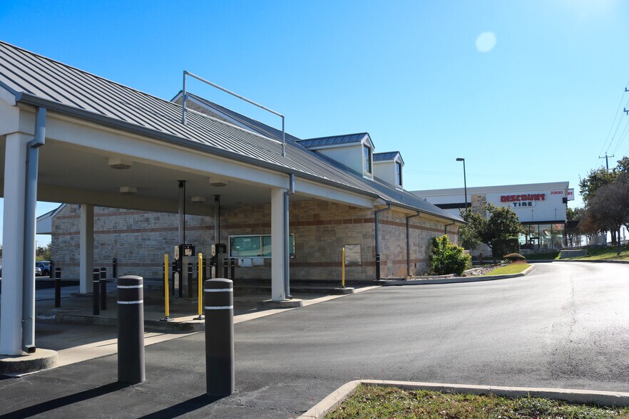 More Photos Of 20710 N US Highway 281, San Antonio Bank For Sale