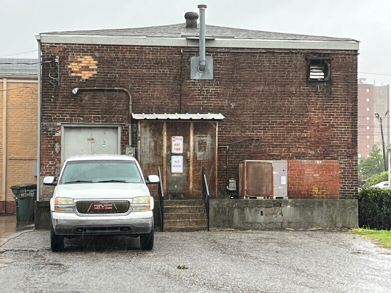 More Photos Of 1314 Madison Ave, Memphis Storefront For Sale