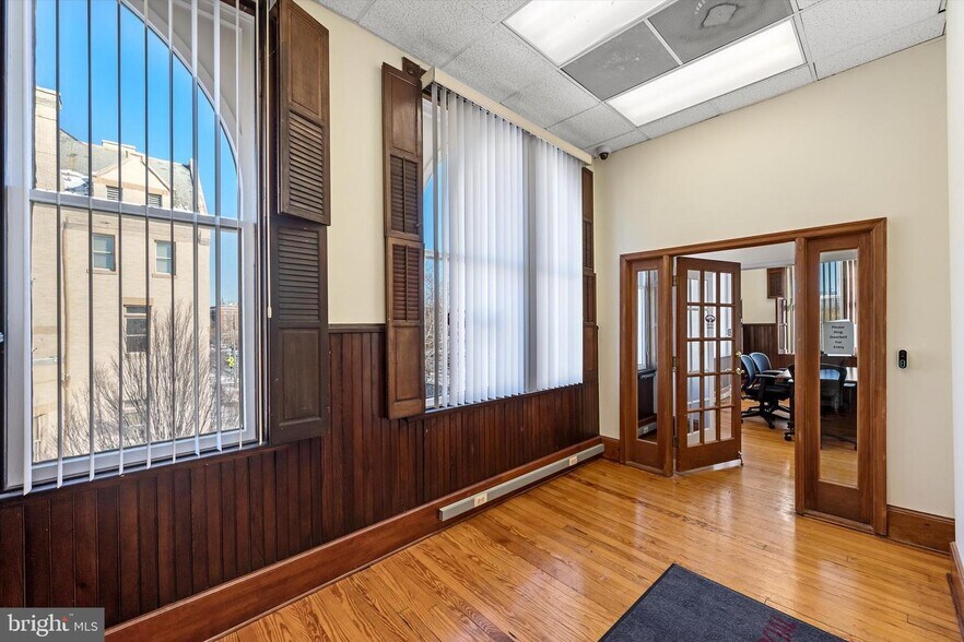 More Photos Of 37-45 E Boscawen St, Winchester Office For Sale