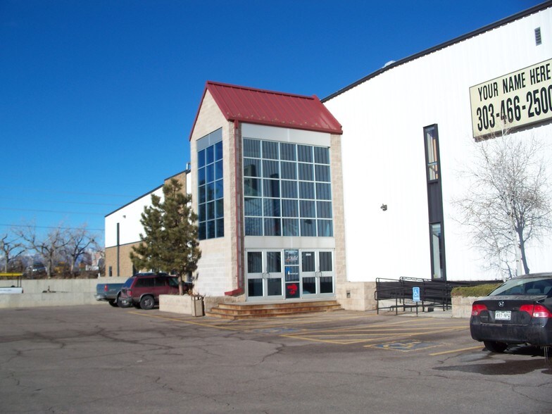 More Photos Of 2400 Industrial Ln, Broomfield Showroom For Lease