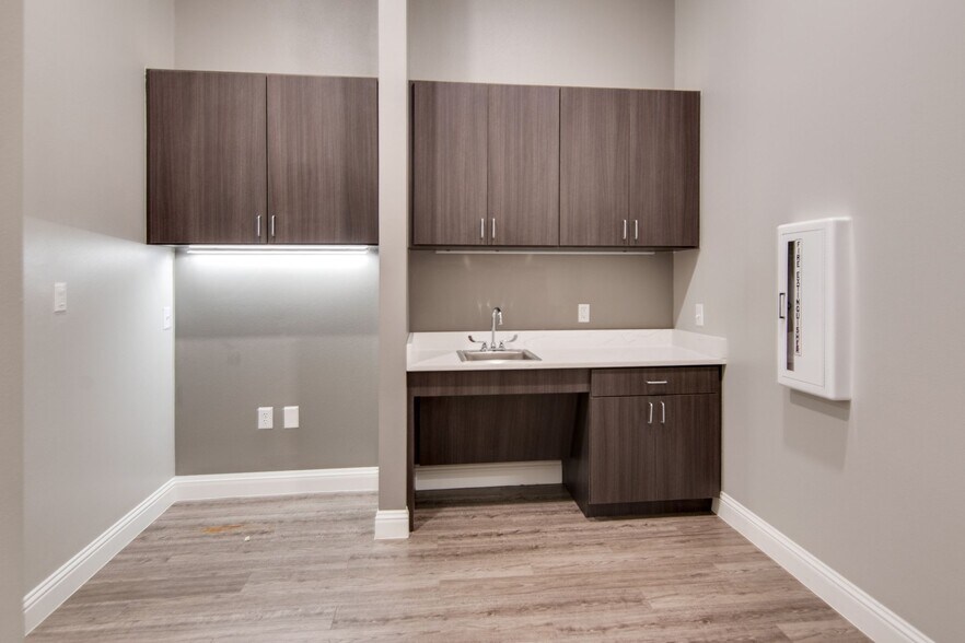 More Photos Of 1149 Keller Pky, Keller Medical For Lease