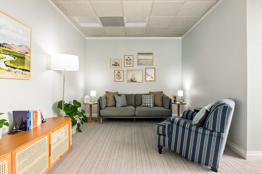 More Photos Of 7855 Ivanhoe Ave, La Jolla Office For Lease