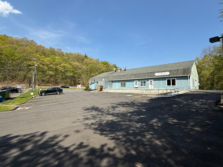More Photos Of 140 Albany Tpke, Canton Unknown For Lease