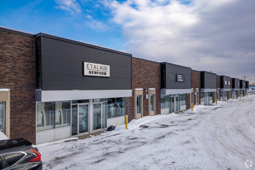 More Photos Of 2200-2270 Ave 46th, Montréal Light Manufacturing For Lease