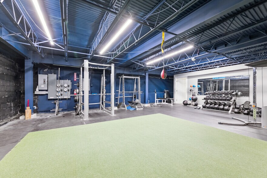 More Photos Of 322 Wanaque Ave, Pompton Lakes Storefront For Lease