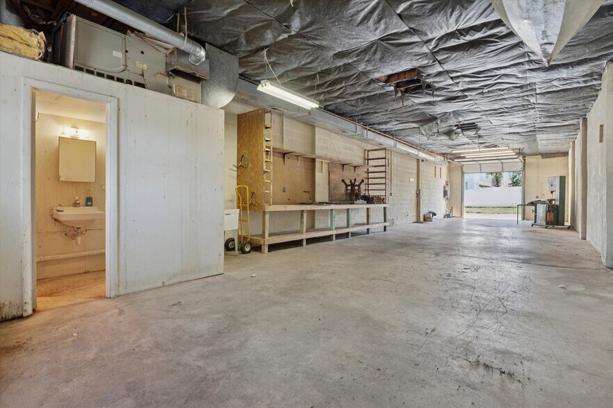 More Photos Of 101 Hawley St, Wilmington Warehouse For Lease