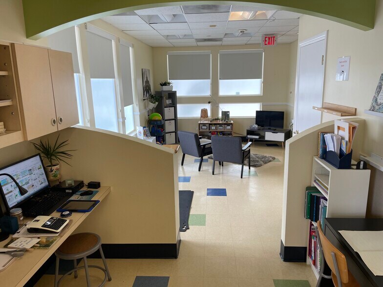 More Photos Of 115 N Hollywood Way, Burbank Loft Creative Space For Lease