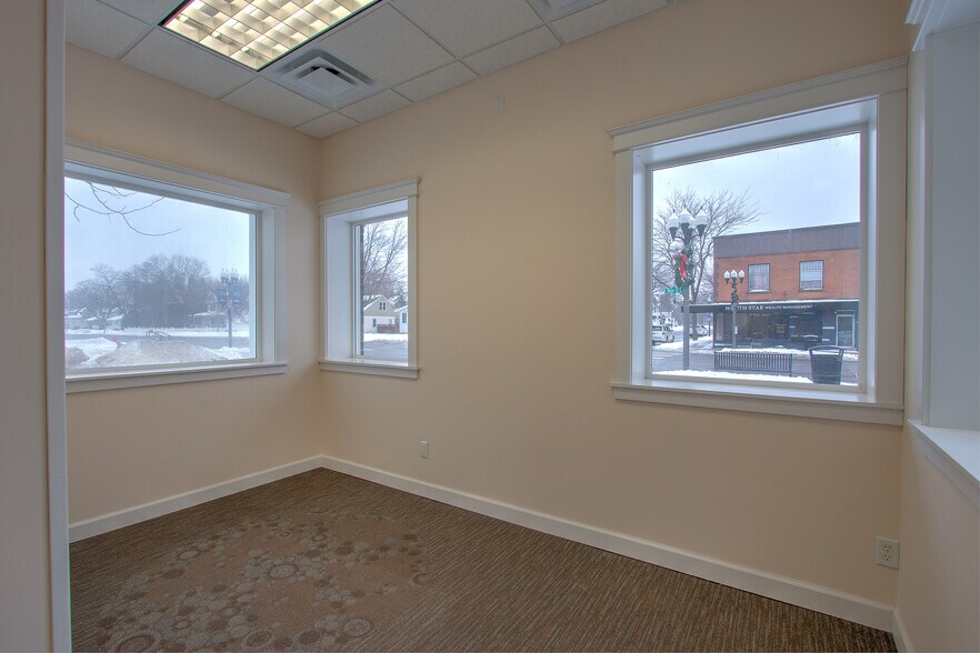More Photos Of 244 Main St S, Cambridge Storefront Retail Office For Lease
