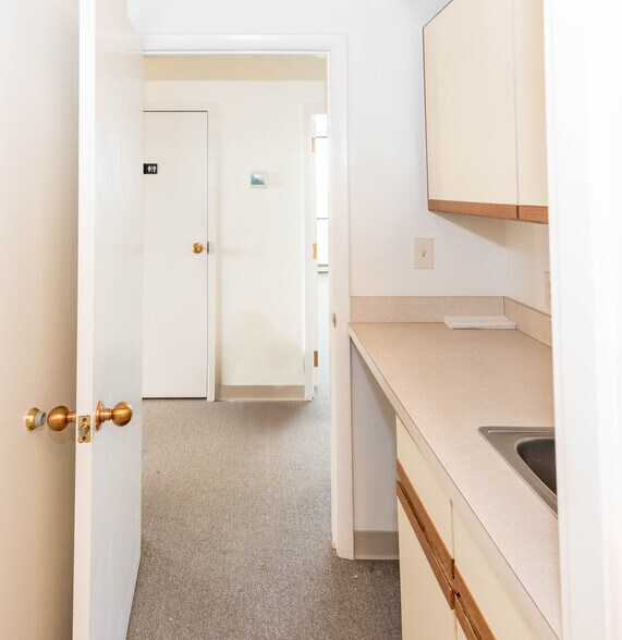 More Photos Of 120 Sister Pierre Dr, Towson Medical For Sale