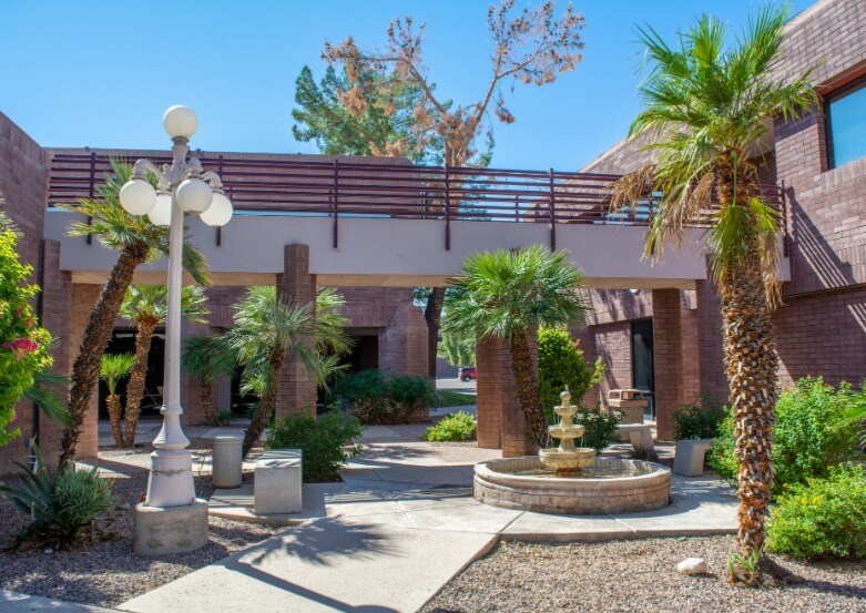 More Photos Of 459 N Gilbert Rd, Gilbert Unknown For Lease