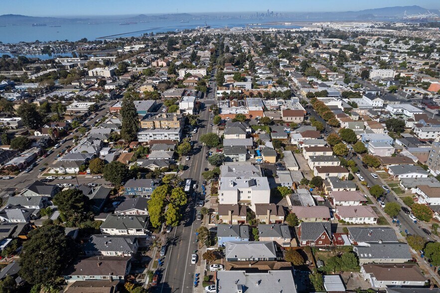 More Photos Of 739 Santa Clara Ave, Alameda Apartments For Sale
