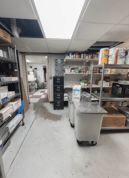 More Photos Of 205 Main St, Onalaska Specialty For Sale