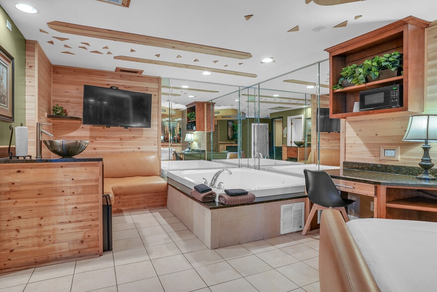 More Photos Of 16W621 S Frontage Rd, Willowbrook Hotel For Sale