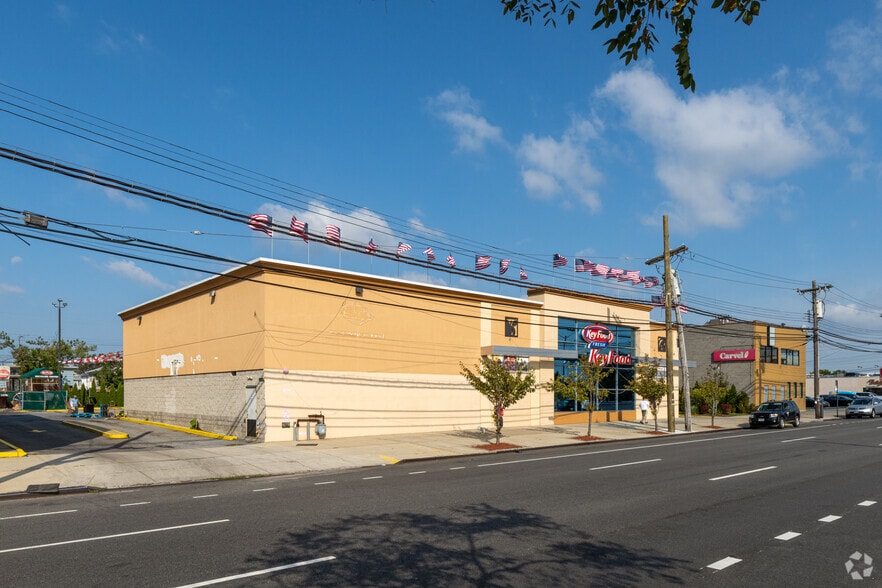 More Photos Of 16320 Crossbay Blvd, Howard Beach Supermarket For Sale