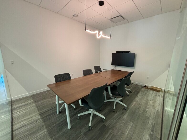 More Photos Of 215-219 NW 24th St, Miami Office For Lease