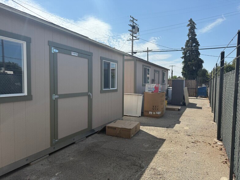 More Photos Of 1031 Whitley Ave, Corcoran General Retail For Sale