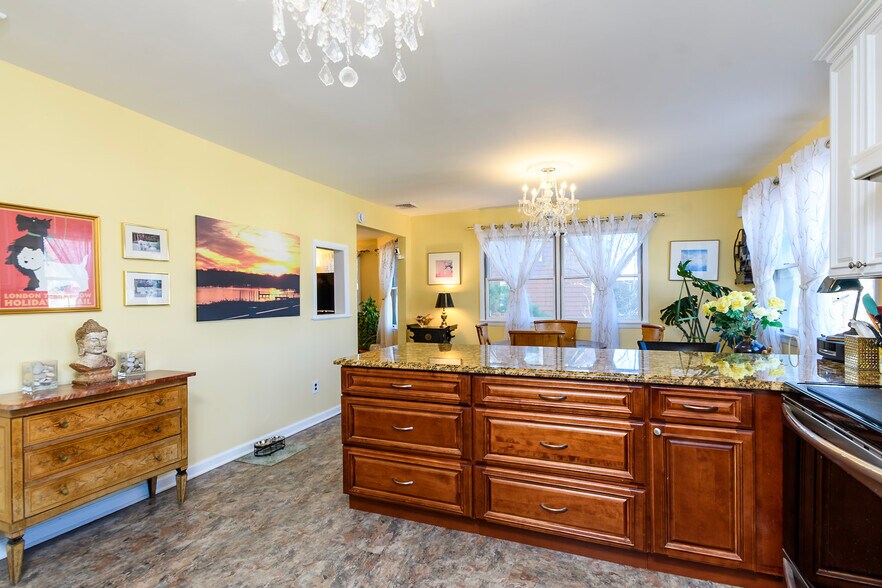 More Photos Of 29 Smull Ave, Caldwell Office Residential For Sale