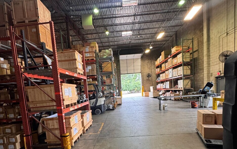 More Photos Of 4665 Interstate Dr, Cincinnati Warehouse For Sale