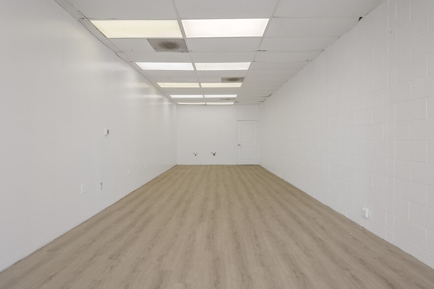 More Photos Of 1620 S Hoover St, Los Angeles Storefront For Lease