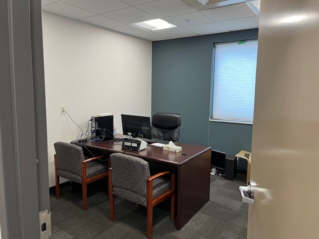 More Photos Of 4650 Southwest Hwy, Oak Lawn Medical For Sale