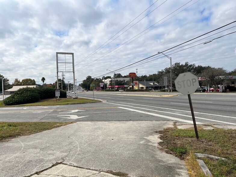More Photos Of 569 Blanding Blvd, Orange Park Freestanding For Sale