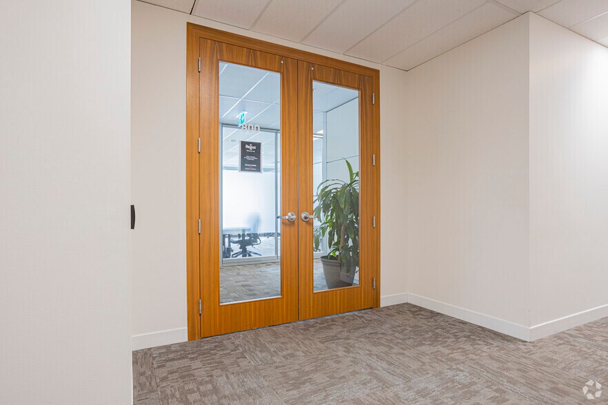 More Photos Of 903 8th Ave SW, Calgary Coworking Space