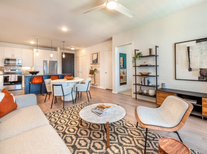 More Photos Of 411 W Commerce St, Dallas Apartments For Lease