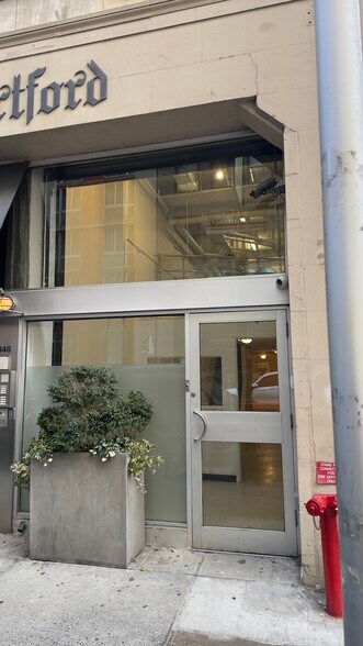 More Photos Of 348 W 36th St, New York Apartments For Lease