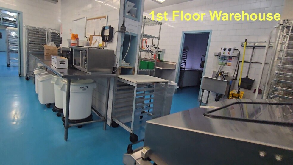 More Photos Of 3260 62nd St, Woodside Industrial For Lease