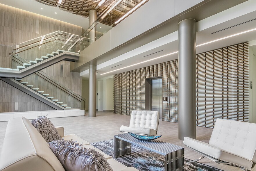 More Photos Of 9405 Arrowpoint Blvd, Charlotte Office For Lease