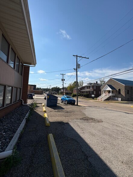 More Photos Of 2017 Sunset Blvd, Steubenville Office For Lease