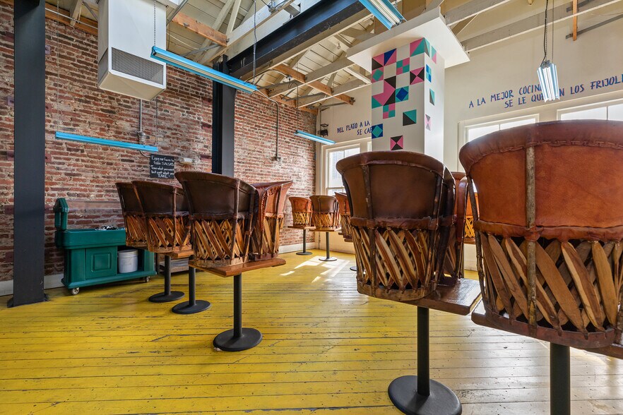 More Photos Of 525-527 Commercial St, San Francisco Restaurant For Lease